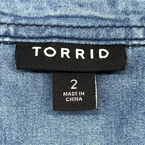 Torrid Top Chambray Taylor Medium Wash Denim Button-Down Shirt Sz 2X - Picture 13 of 13
